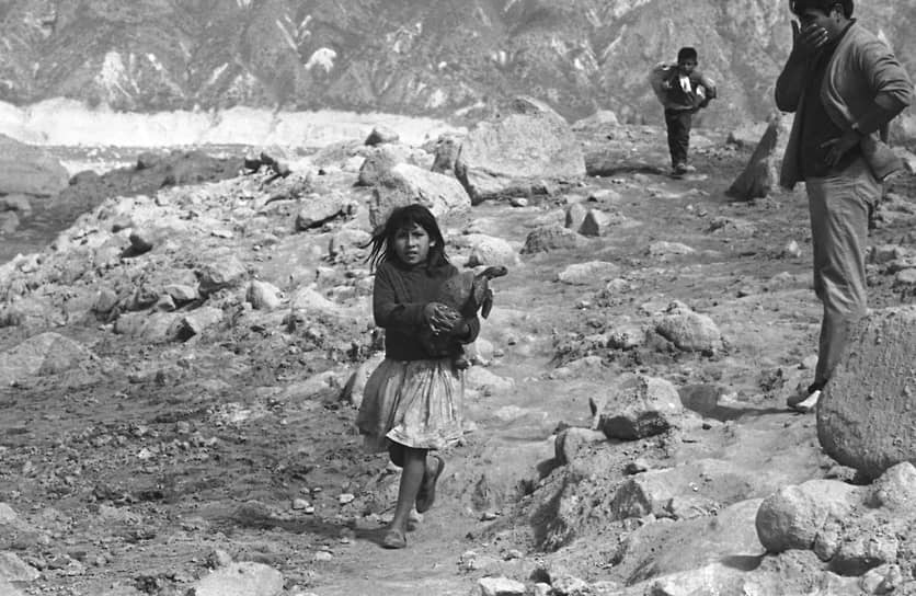 31 мая 1970 года в окрестностях горы Уаскаран в Перу произошло землетрясение, сорвавшее со склонов до 5 млн кв. м снега и льда. Скорость лавины достигла 320 км/ч, она разрушила поселок Ранраирка и снесла город Юнгай. Погибли до 70 тыс. человек. Еще 500 тыс. жителей лишились своих домов