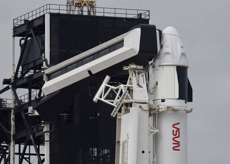 Корабль SpaceX Crew Dragon