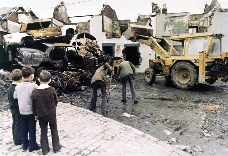 Баррикады в Богсайде. Апрель 1972 года, два месяца после Кровавого воскресенья 