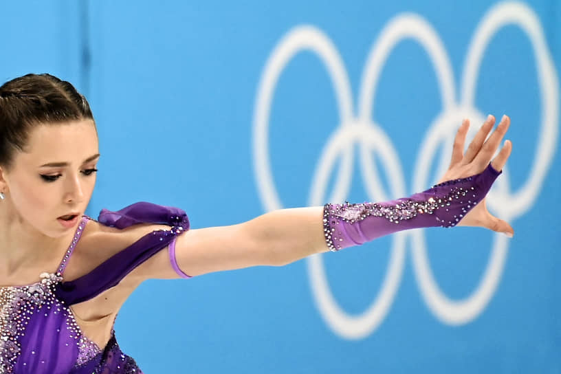 Российская фигуристка Камила Валиева выступает с короткой программой