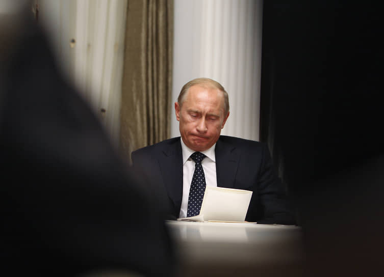 В августе 2008 года Владимир Путин вызвал 35 руководителей СМИ (в том числе Алексея Венедиктова) в свою резиденцию в Сочи и сделал последнему строгий выговор. Ему не понравилось то, как «Эхо Москвы» освещало российско-грузинский конфликт в Южной Осетии. В 2014 году в интервью Алексей Венедиктов заявил: «Я знаю только, что трижды Владимир Владимирович — последний раз в январе 2012 года — не дал закрыть "Эхо" или уволить меня» 