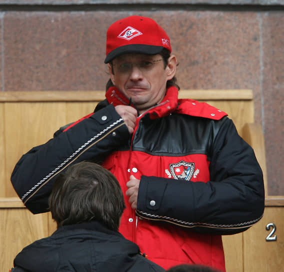 В 2004 году Андрей Червиченко продал контрольный пакет акций «Спартака» вице-президенту ЛУКОЙЛа Леониду Федуну (на фото). СМИ оценивали сделку в $50-70 млн, клуб принадлежит ему и сейчас