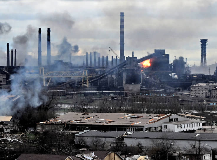 Вид на территорию металлургического комбината «Азовсталь» 