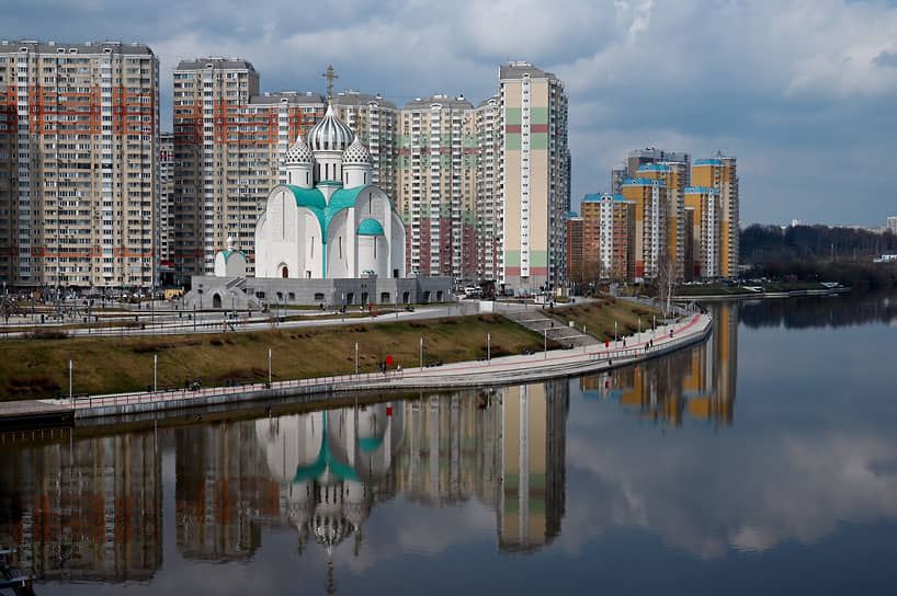 Храм Святителя Николая Чудотворца в Павшинской пойме (Подмосковье) 