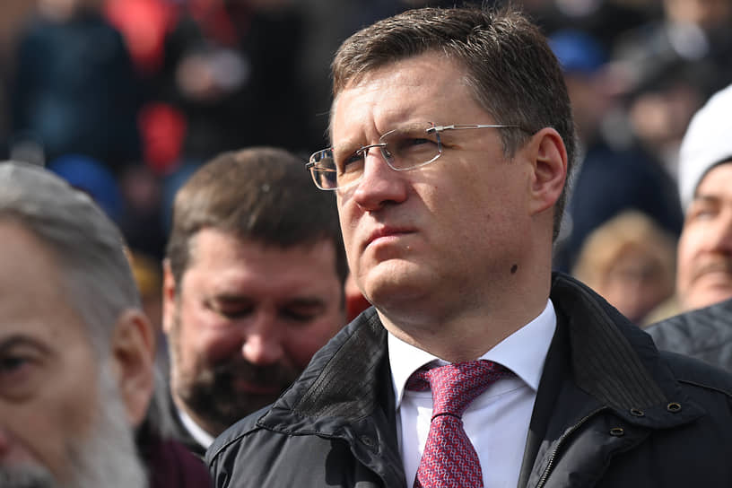 Заместитель председателя правительства России Александр Новак на параде в Москве