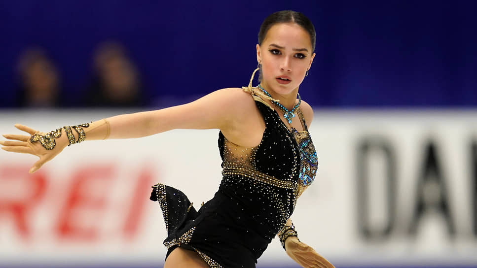 В 2018 году Алина Загитова завоевала золото чемпионата Европы, а в 2019-м победила на мировом первенстве в Японии, откатав программу без единой помарки. Таким образом спортсменка стала первой россиянкой, взявшей все главные трофеи фигурного катания  