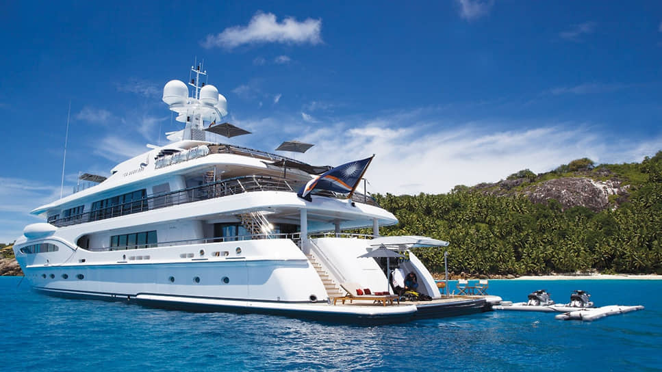 Стоимость 66-метровой яхты Sea Rhapsody оценивается примерно в $65 млн. Минфин США считает, что судно может быть связано с председателем правления ВТБ Андреем Костиным. Ранее банк также оказался под американскими санкциями