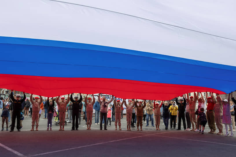 Участники движения «Юнармия» во Владивостоке