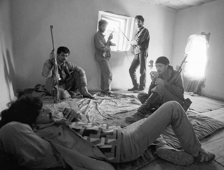 Наиболее активная фаза войны происходила с конца августа 1992 года по июль 1993 года, когда страна была фактически разделена на две части 