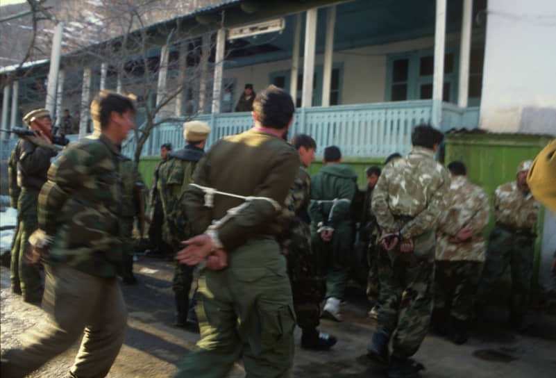 В 1994 году оппозиция не смогла добиться ощутимых успехов. В апреле 1995 года была предпринята попытка контрнаступления с территории Афганистана, однако оно закончилось поражением 