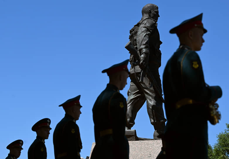 Москва. Военнослужащие на торжественном мероприятии, посвященном Дню ветеранов боевых действий 