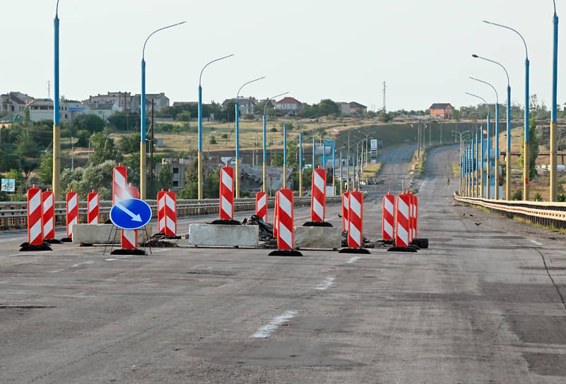 Въезд на мост через реку Днепр 