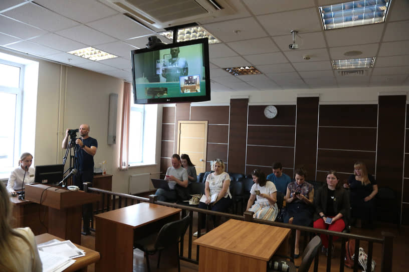 Рассмотрение апелляции по делу бывшего депутата Госдумы РФ Алексея Бурнашова в Пермском краевом суде 