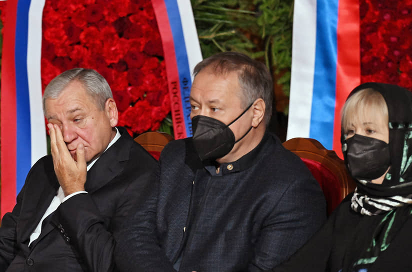 Справа налево: дочь первого президента СССР Михаила Горбачева Ирина Горбачева-Вирганская, ее муж Андрей Трухачев и академик РАН Борис Алешин