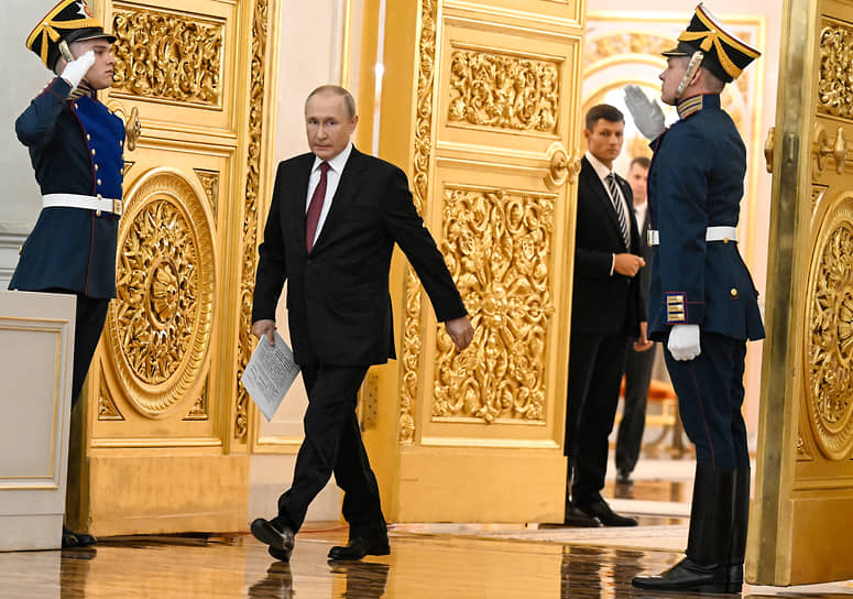 Президент России Владимир Путин перед началом церемонии