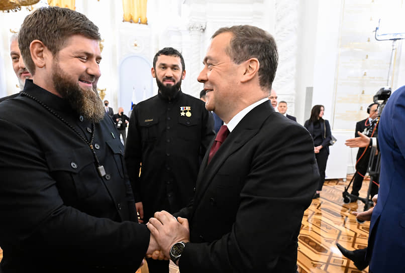 Слева направо: депутат Госдумы Адам Делимханов, глава Чеченской республики Рамзан Кадыров, спикер парламента Чечни Магомед Даудов и зампред Совбеза РФ Дмитрий Медведев