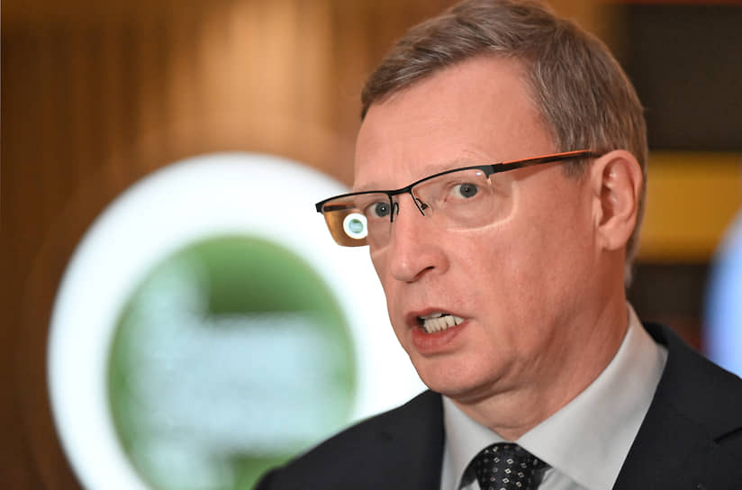 Губернатор Омской области Александр Бурков («Справедливая Россия»). Назначен врио губернатора 14 сентября 2017 года, до этого работал депутатом Госдумы. Победил на прямых выборах 9 сентября 2018-го (82,6%) 
