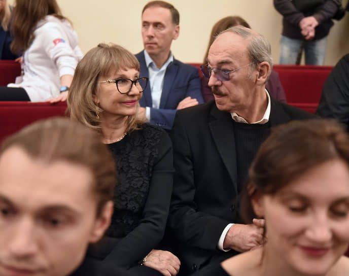 Актеры Михаил Боярский и Лариса Луппиан на премьере фильма «Петр I. Последний царь и первый император» в Александринском театре 