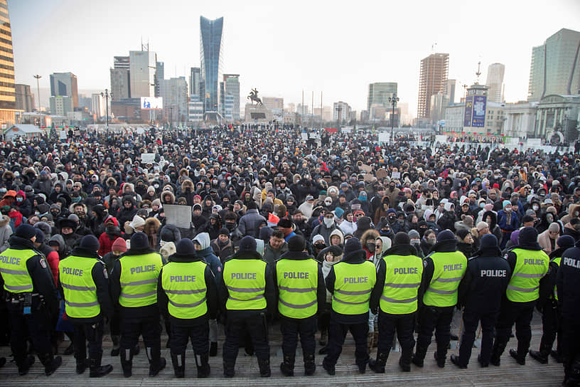 6 декабря протестующие снова собрались на центральной площади