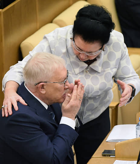 Председатель комитета по контролю Олег Морозов и член комиссии по регламенту и обеспечению деятельности Госдумы Раиса Кармазина