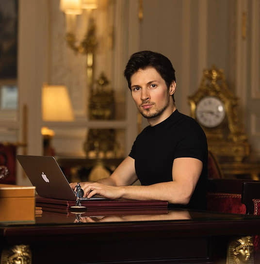 В апреле стало известно, что основатель Telegram   (3-е место в российском списке Forbes-2022) получил гражданство ОАЭ, где проживал последние годы. Также у него есть гражданство Сент-Китс и Невис и Франции. По данным Forbes, срок действия его российского паспорта истек, но господин Дуров не подавал заявление на лишение его российского гражданства. Тем не менее бизнесмен просит не называть его российским гражданином. 