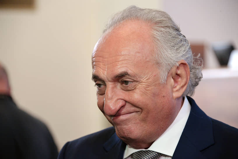 Бывший президент Федерации дзюдо России и владелец девелоперской компании Coalco International   (54-е место) получил гражданство Хорватии. Об этом 1 декабря сообщил Forbes со ссылкой на уведомление, которое миллиардер подал в Регистрационную палату Великобритании еще в июне. Своим основным местом жительства бизнесмен указал Швейцарию. 