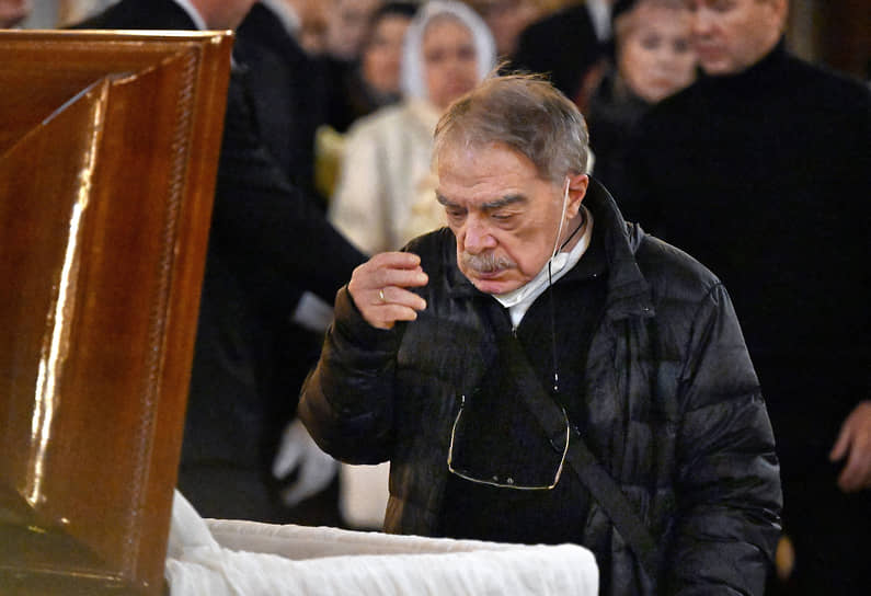 Актер и режиссер Александр Адабашьян