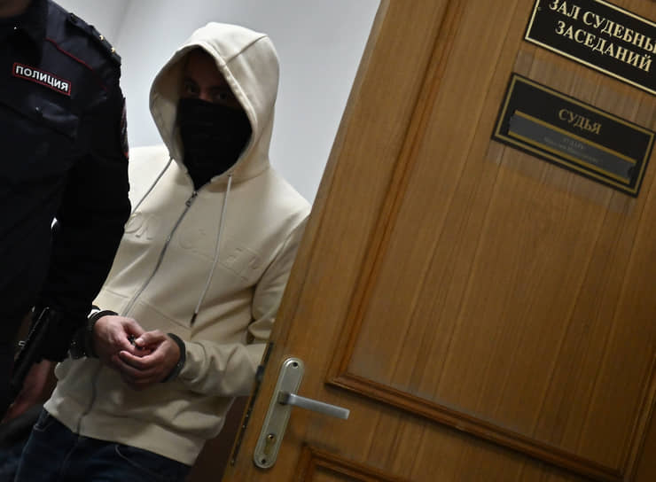 Начальник Центрального информационно-технического таможенного управления Федеральной таможенной службы России Дмитрий Васильев после заседания суда