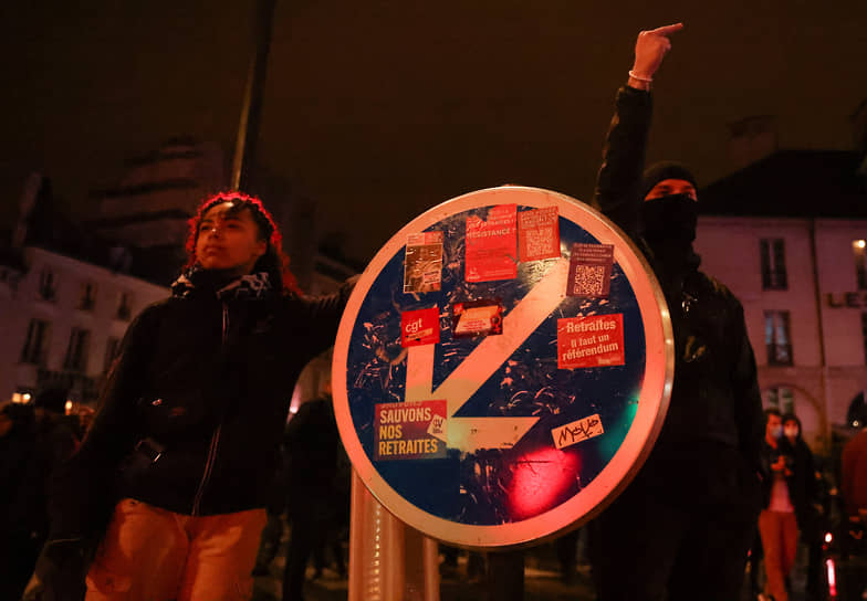 Акции протеста также прошли в Париже, Марселе, Страсбурге и Ренне