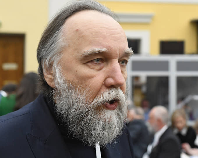 Философ, руководитель Международного Евразийского движения Александр Дугин 