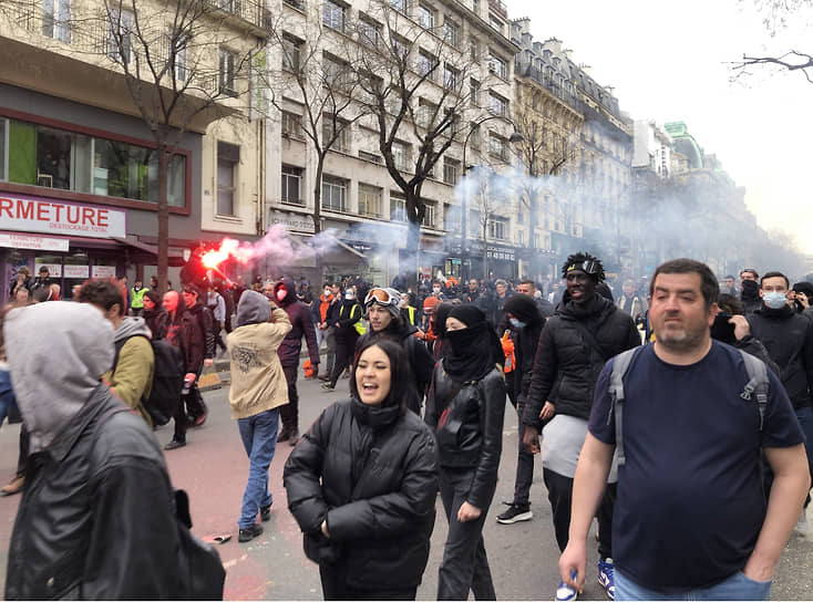 Протесты против пенсионной реформы в Париже
