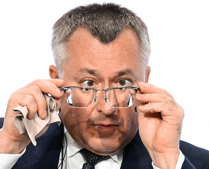 Москва. Президент Санкт-Петербургской международной товарно-сырьевой биржи Алексей Рыбников на ее VII Ежегодном международном форуме  
