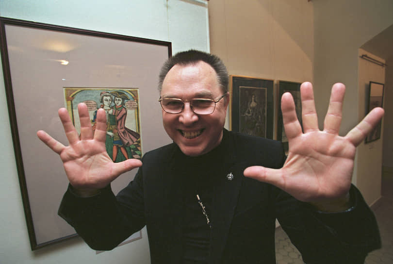 Модельер Вячеслав Зайцев в 2002 году 
