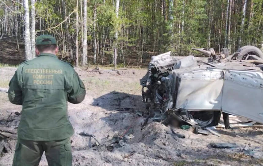 Взорванный автомобиль Захара Прилепина