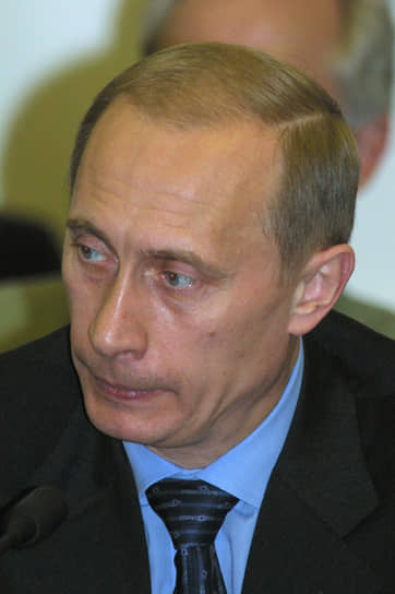 Комментируя арест Слободана Милошевича, Владимир Путин отмечал, что «зло должно быть наказано, но нельзя действовать как слон в посудной лавке» 