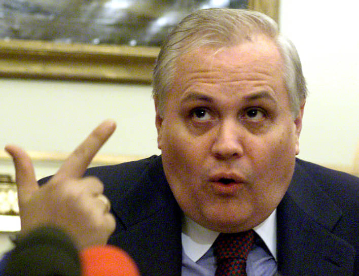 Милан Милутинович, возглавлявший Сербию в 1997–2002 годах, был оправдан судьями трибунала, так как, по их мнению, «не имел прямого контроля над югославской армией» 