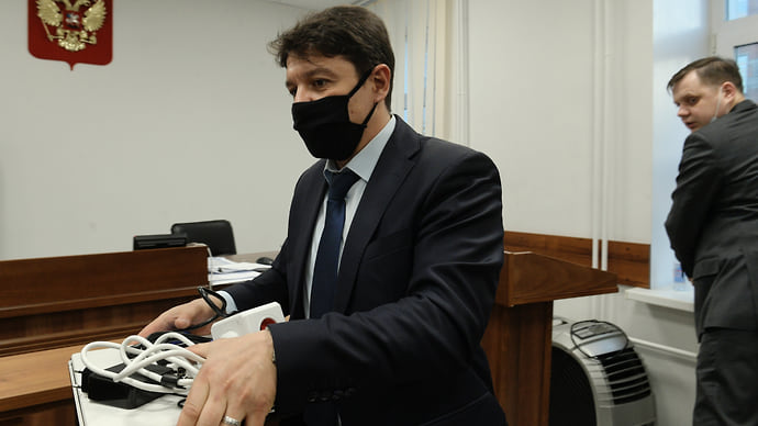Пилота Евдокимова ждут на посадку