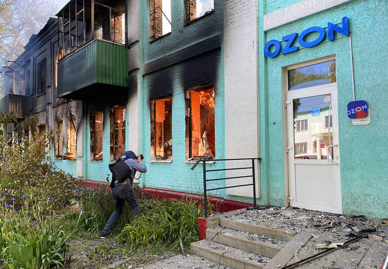 Пожар в жилом доме в Шебекино после обстрела