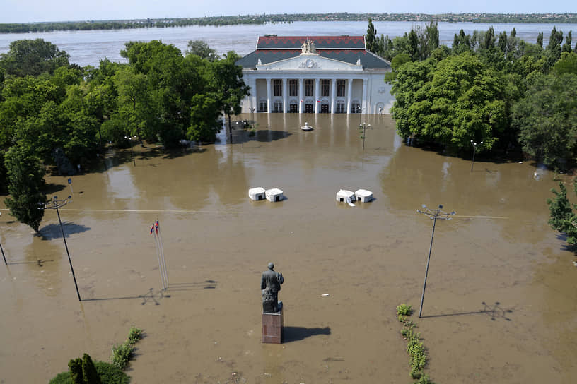В зоне бедствия в Херсонской области находятся от 22 до 40 тыс. человек  