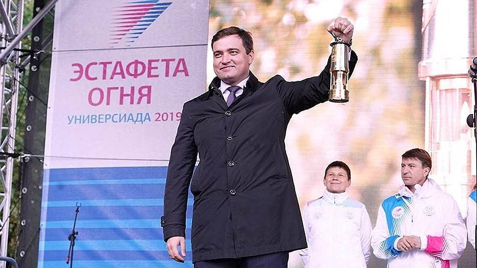 Антон Натаров  