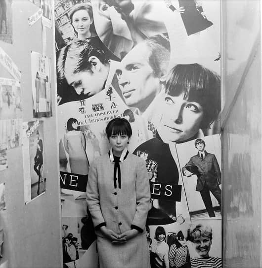 Дизайнер Кэролайн Чарльз одинаково относилась к The Beatles и The Rolling Stones. У нее одевались Ринго Старр и Мик Джаггер 