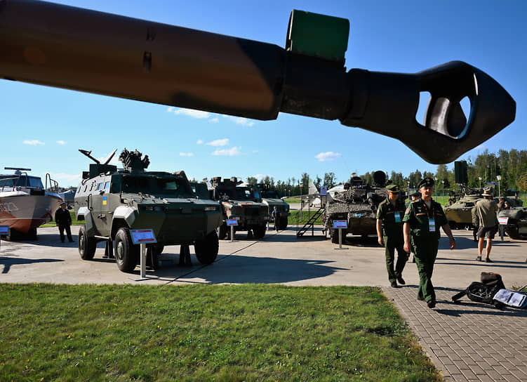 Выставка образцов трофейной военной техники
