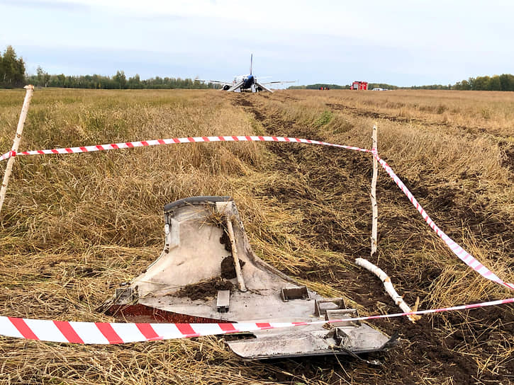 Лайнер повредил крыло и все шасси 
