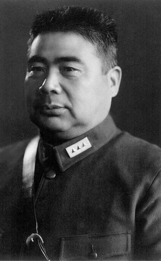 «Фын Юй-сян (на фото),— сообщал ТАСС из Вашингтона, — призывал конгресс понять, что китайский народ борется против "феодальной эксплуатации, бюрократии и иностранного вмешательства"» 