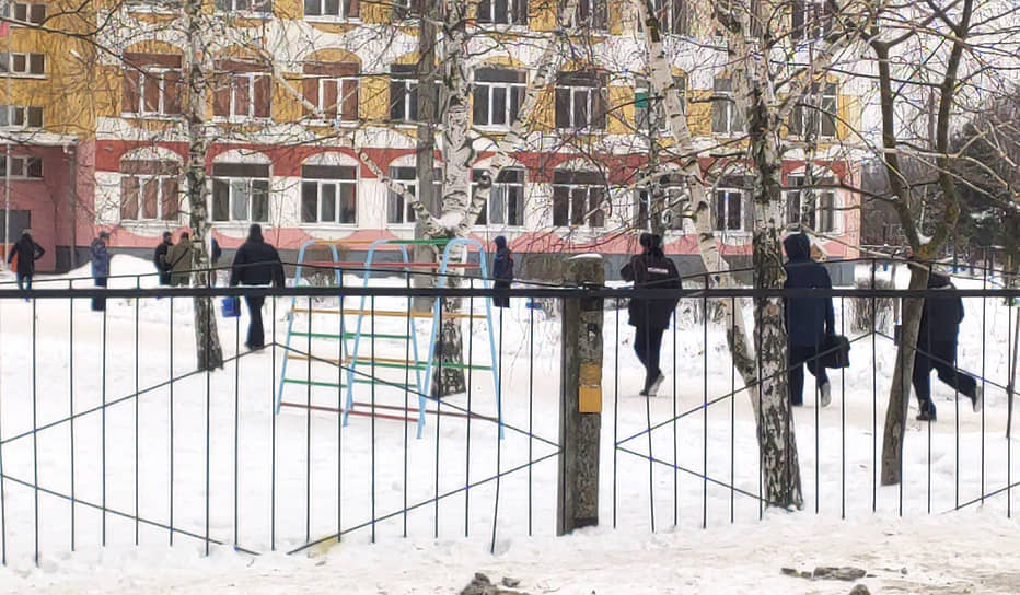 Сотрудники полиции на месте происшествия