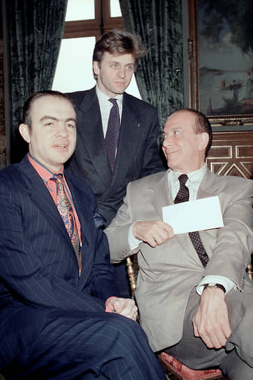 В 1972 мэр Марселя пригласил хореографа оказать поддержку балетной труппе Марсельского оперного театра. В результате был основан «Балет Марселя», которым Пети руководил 26 лет. Первая постановка — балет о Владимире Маяковском «Зажгите звезды» (поэтом Пети увлекся после знакомства с Лилей Брик) На фото: с руководителем труппы Американского театра балета Михаилом Барышниковым в июне 1988 года