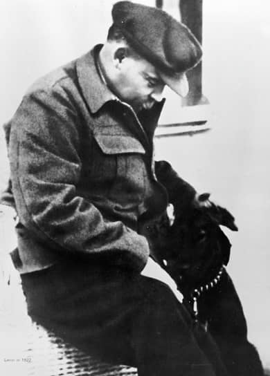 Фотография Владимира Ленина в Горках в 1922 году, сделанная его сестрой Марией Ульяновой 