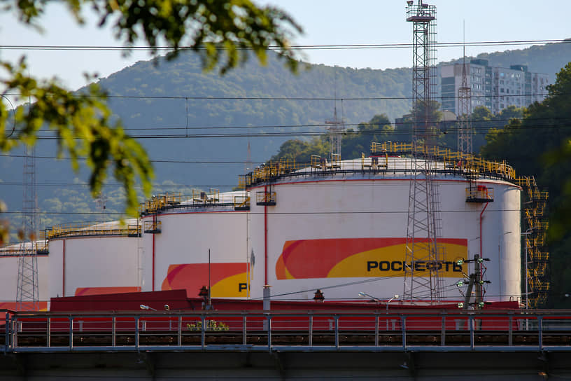 Нефтехранилище «Роснефти» в Туапсе. 2020 год