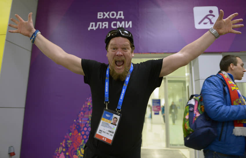 Финский актер Вилле Хаапасало на хоккейном четвертьфинале Россия—Финляндия