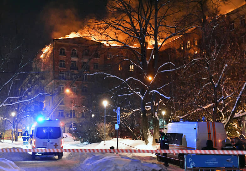 Площадь пожара составила около 4 тыс. кв. м 